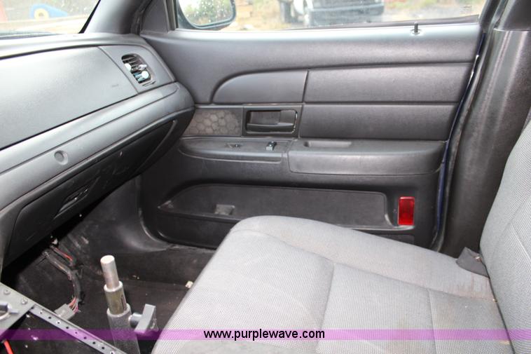 image for item L2340 2010 Ford Crown Victoria Police Interceptor
