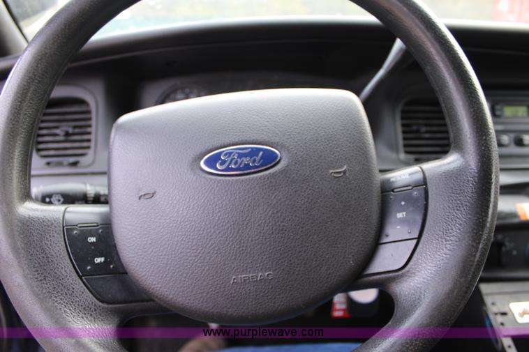 image for item L2340 2010 Ford Crown Victoria Police Interceptor