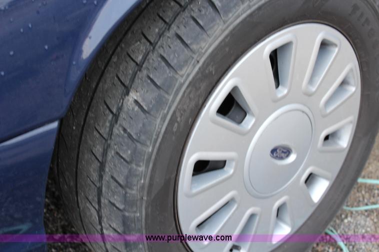 image for item L2340 2010 Ford Crown Victoria Police Interceptor