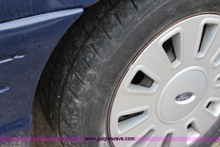 image for item L2340 2010 Ford Crown Victoria Police Interceptor