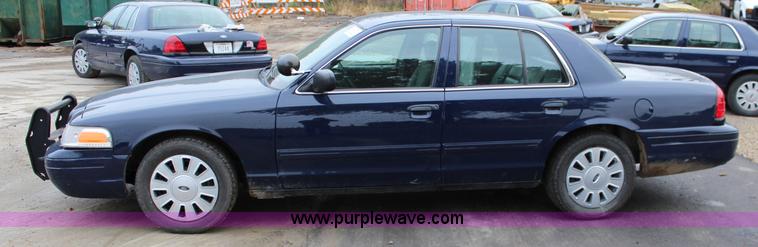 image for item L2341 2010 Ford Crown Victoria Police Interceptor