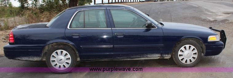 image for item L2341 2010 Ford Crown Victoria Police Interceptor