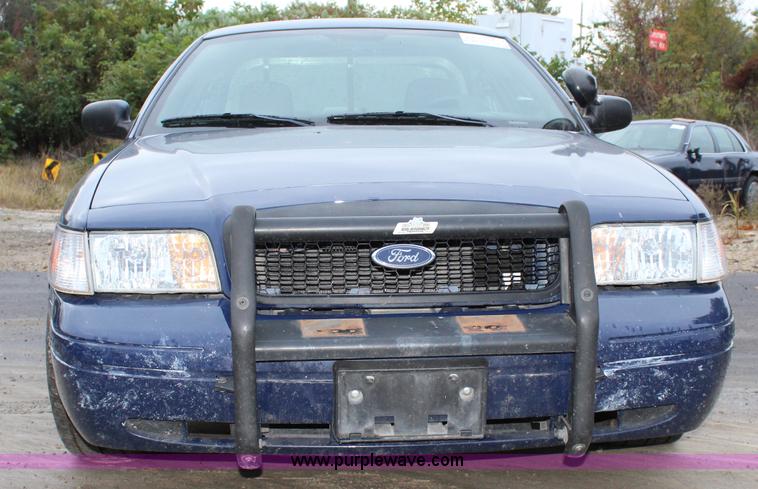 image for item L2341 2010 Ford Crown Victoria Police Interceptor