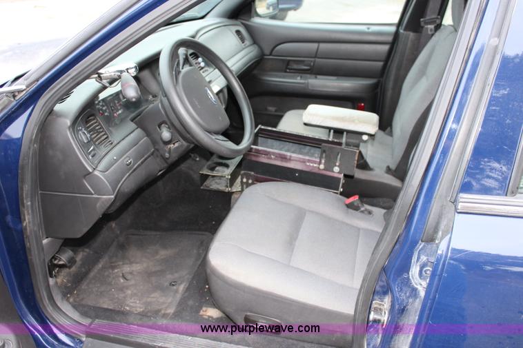 image for item L2341 2010 Ford Crown Victoria Police Interceptor