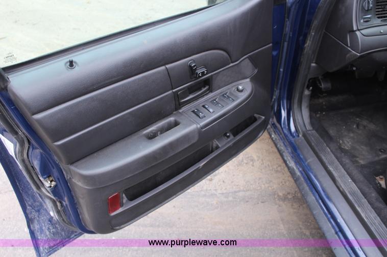 image for item L2341 2010 Ford Crown Victoria Police Interceptor