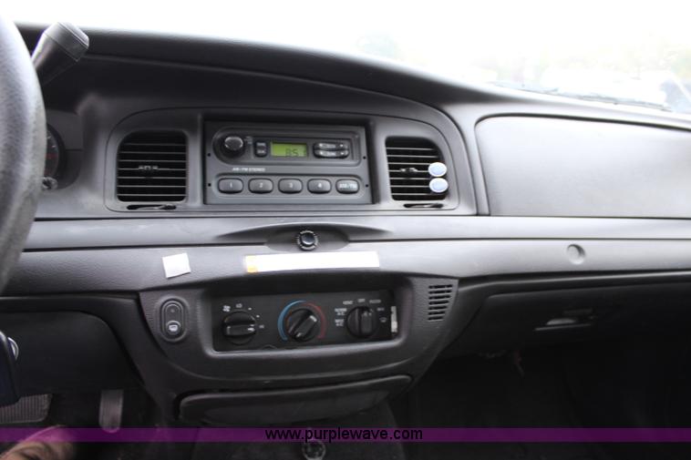 image for item L2341 2010 Ford Crown Victoria Police Interceptor