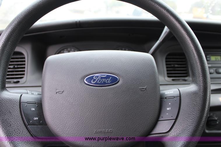 image for item L2341 2010 Ford Crown Victoria Police Interceptor