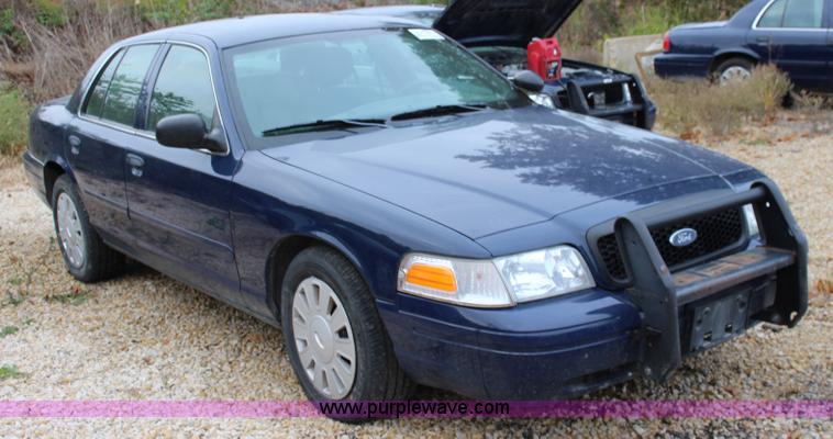 image for item L2342 2008 Ford Crown Victoria Police Interceptor
