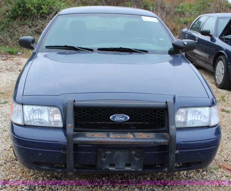 image for item L2342 2008 Ford Crown Victoria Police Interceptor