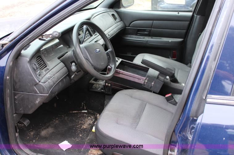 image for item L2342 2008 Ford Crown Victoria Police Interceptor