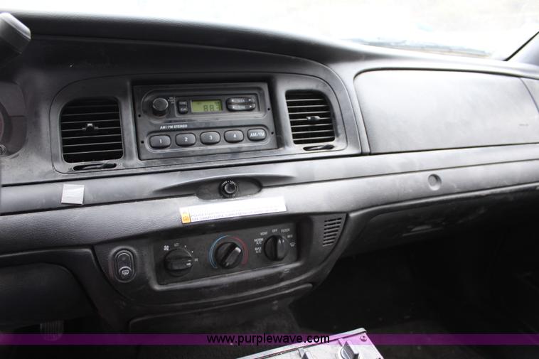image for item L2342 2008 Ford Crown Victoria Police Interceptor