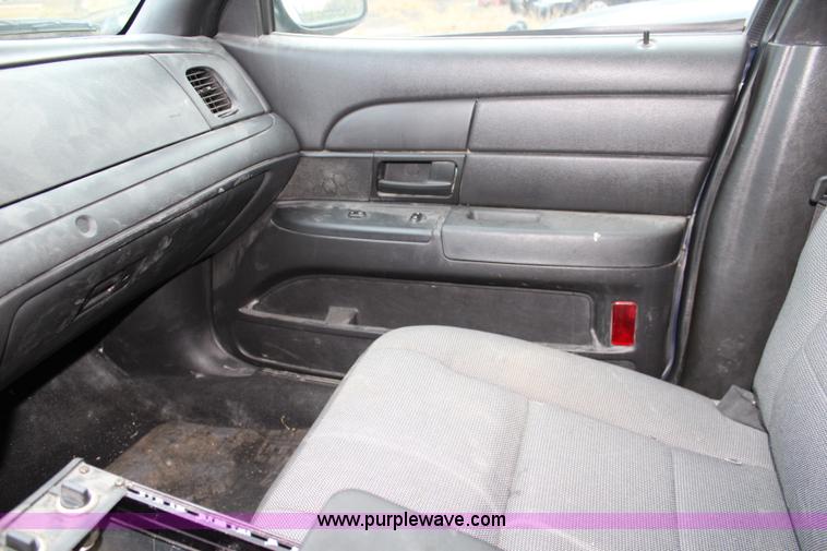 image for item L2342 2008 Ford Crown Victoria Police Interceptor