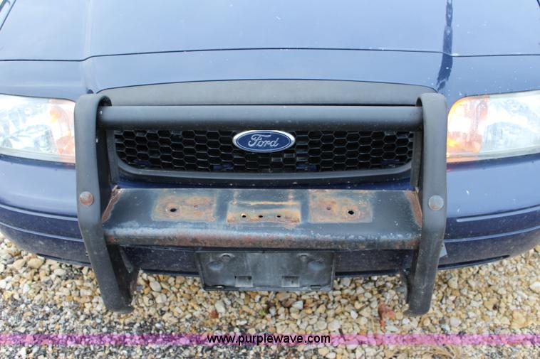 image for item L2342 2008 Ford Crown Victoria Police Interceptor