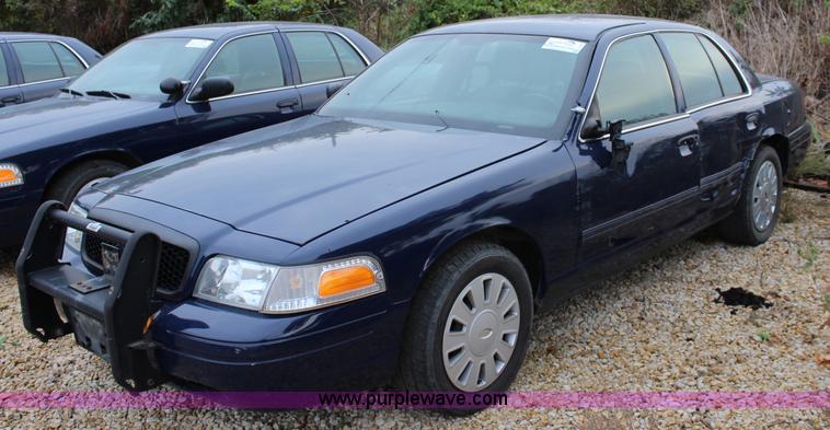 image for item L2343 2010 Ford Crown Victoria Police Interceptor