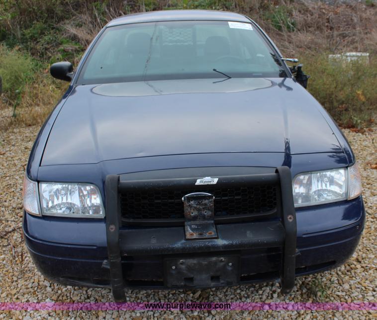 image for item L2343 2010 Ford Crown Victoria Police Interceptor