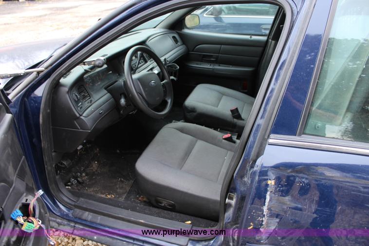image for item L2343 2010 Ford Crown Victoria Police Interceptor