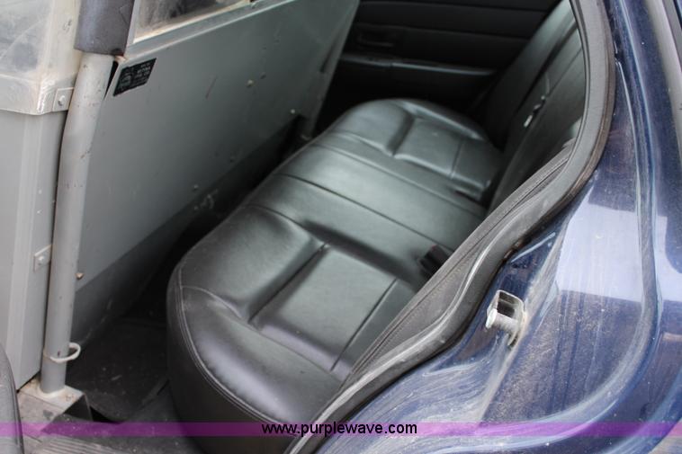 image for item L2343 2010 Ford Crown Victoria Police Interceptor