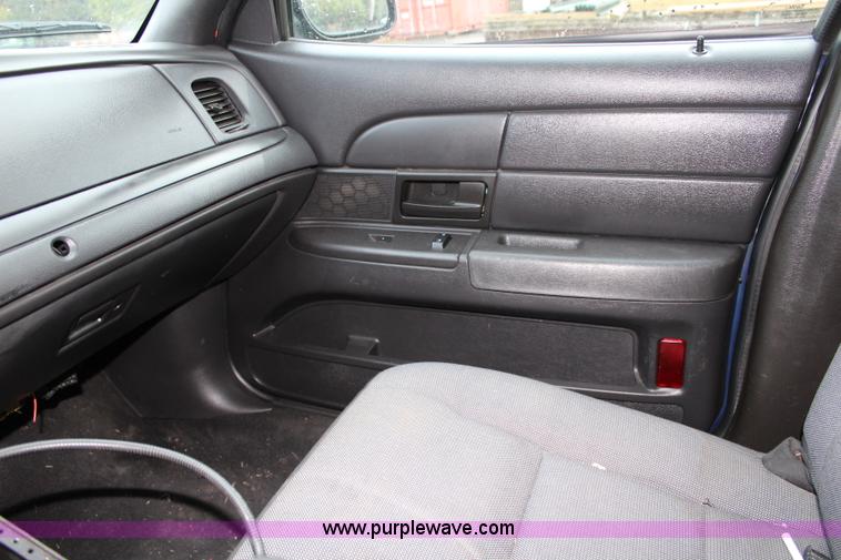 image for item L2344 2010 Ford Crown Victoria Police Interceptor