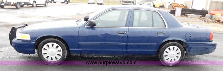 image for item L2437 2009 Ford Crown Victoria Police Interceptor