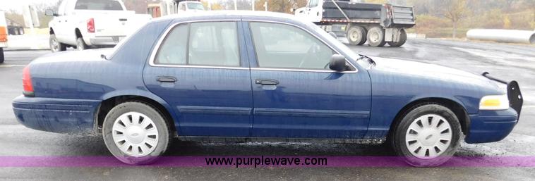 image for item L2437 2009 Ford Crown Victoria Police Interceptor