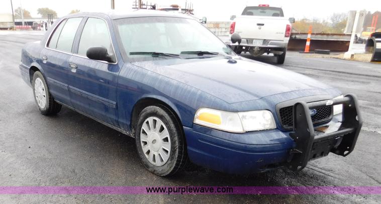 image for item L2437 2009 Ford Crown Victoria Police Interceptor