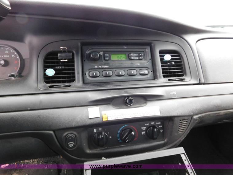 image for item L2437 2009 Ford Crown Victoria Police Interceptor