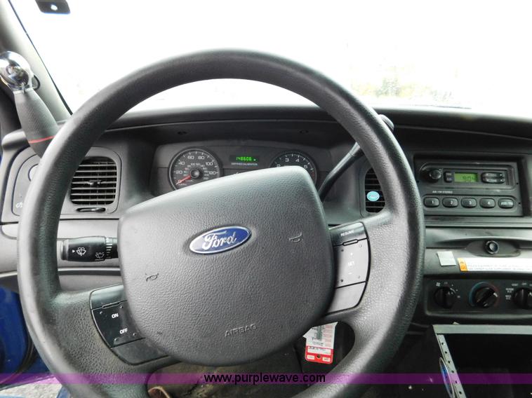 image for item L2437 2009 Ford Crown Victoria Police Interceptor