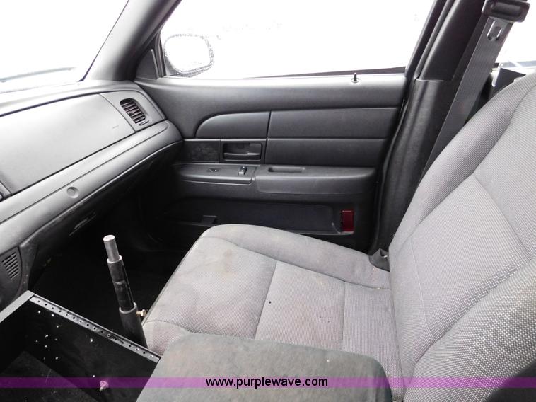 image for item L2437 2009 Ford Crown Victoria Police Interceptor