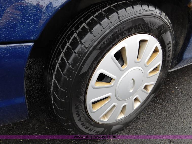 image for item L2437 2009 Ford Crown Victoria Police Interceptor