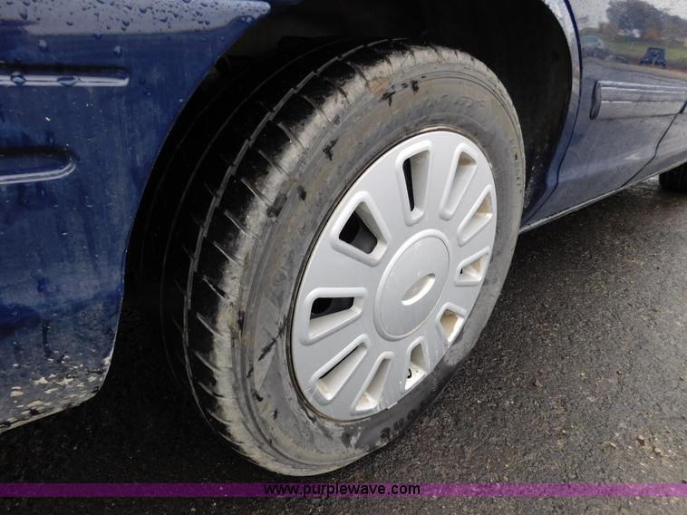 image for item L2437 2009 Ford Crown Victoria Police Interceptor