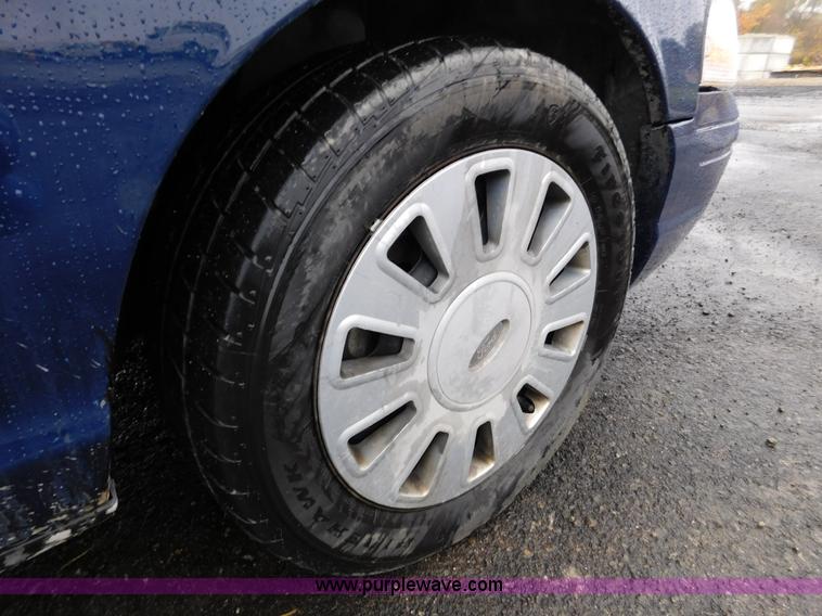 image for item L2437 2009 Ford Crown Victoria Police Interceptor