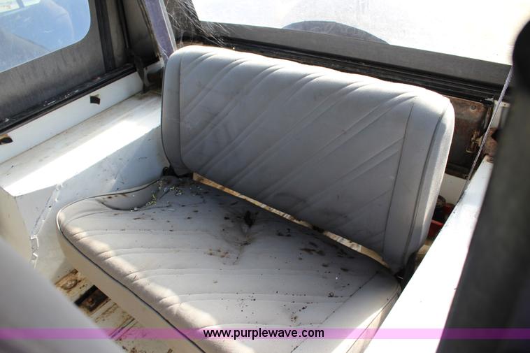 image for item L2447 1992 Jeep Wrangler Islander SUV