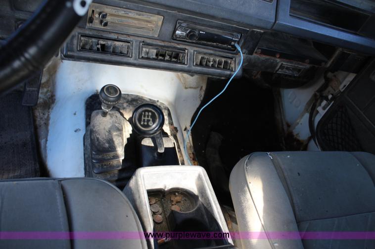 image for item L2447 1992 Jeep Wrangler Islander SUV