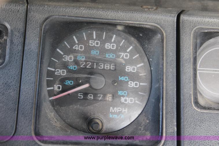 image for item L2447 1992 Jeep Wrangler Islander SUV