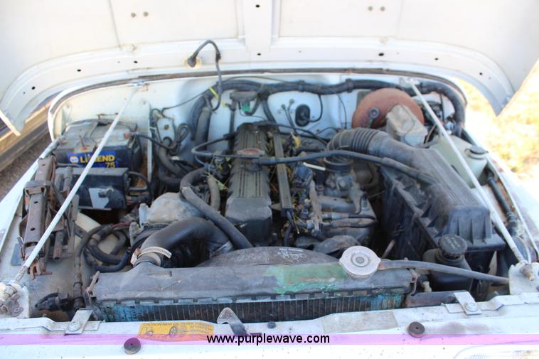 image for item L2447 1992 Jeep Wrangler Islander SUV