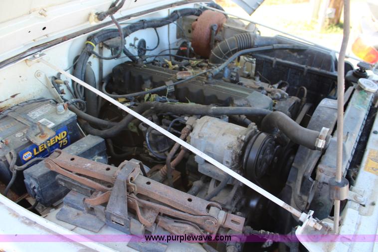 image for item L2447 1992 Jeep Wrangler Islander SUV