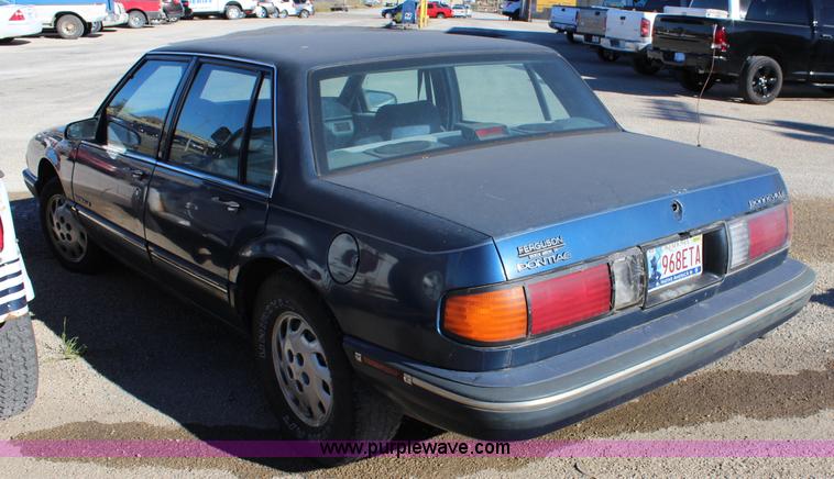 image for item L2448 1991 Pontiac Bonneville LE