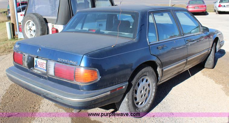 image for item L2448 1991 Pontiac Bonneville LE