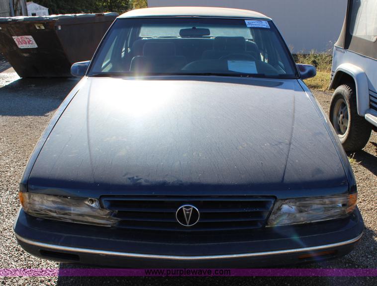 image for item L2448 1991 Pontiac Bonneville LE