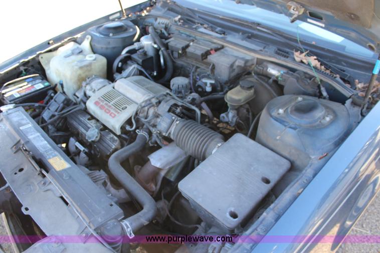 image for item L2448 1991 Pontiac Bonneville LE