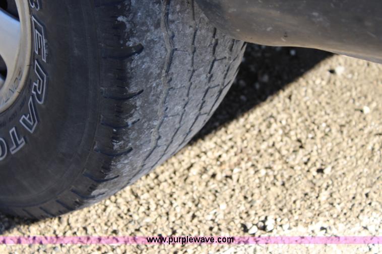 image for item L2448 1991 Pontiac Bonneville LE