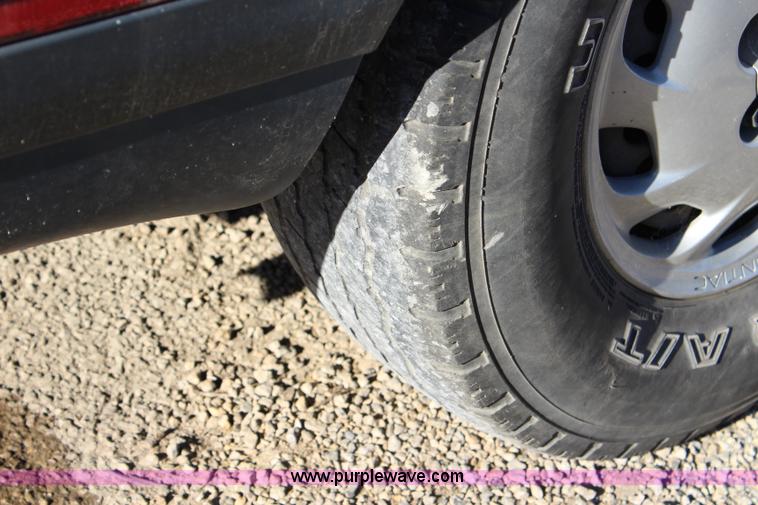 image for item L2448 1991 Pontiac Bonneville LE