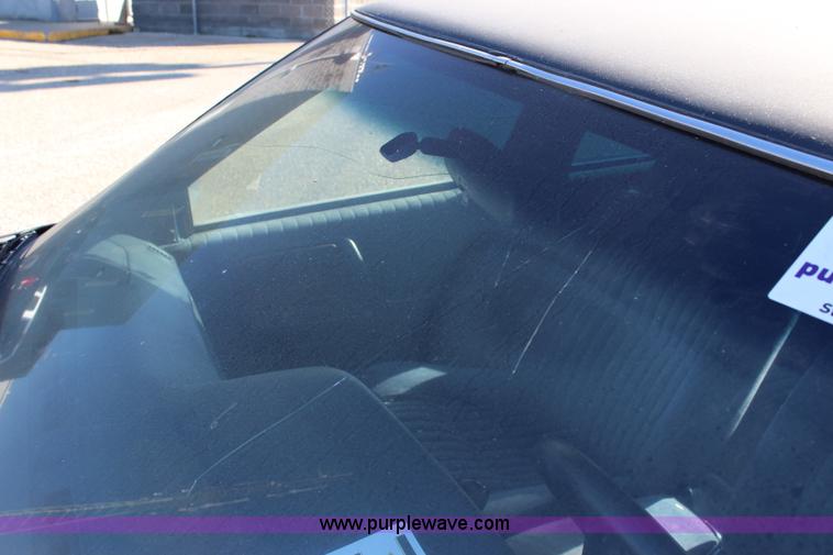 image for item L2448 1991 Pontiac Bonneville LE