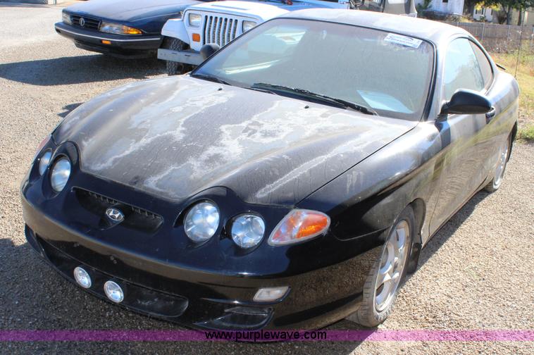 image for item L2450 2000 Hyundai Tiburon