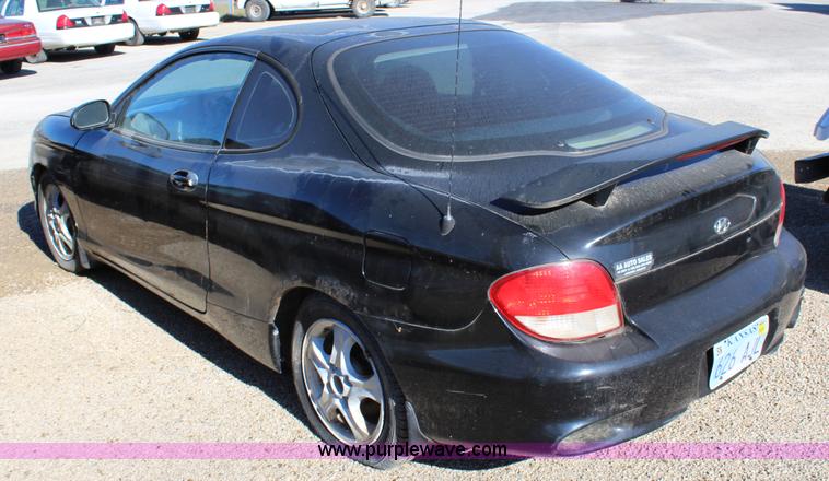image for item L2450 2000 Hyundai Tiburon