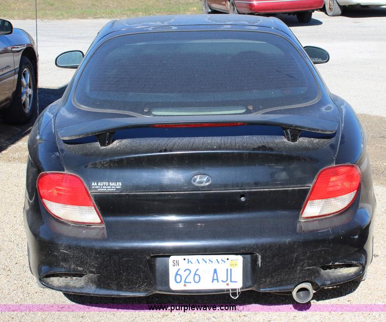 image for item L2450 2000 Hyundai Tiburon