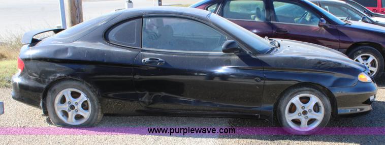 image for item L2450 2000 Hyundai Tiburon