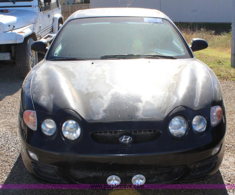 image for item L2450 2000 Hyundai Tiburon