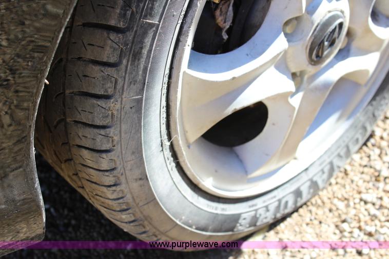 image for item L2450 2000 Hyundai Tiburon