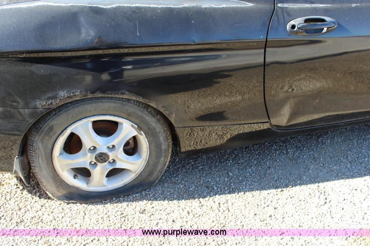 image for item L2450 2000 Hyundai Tiburon